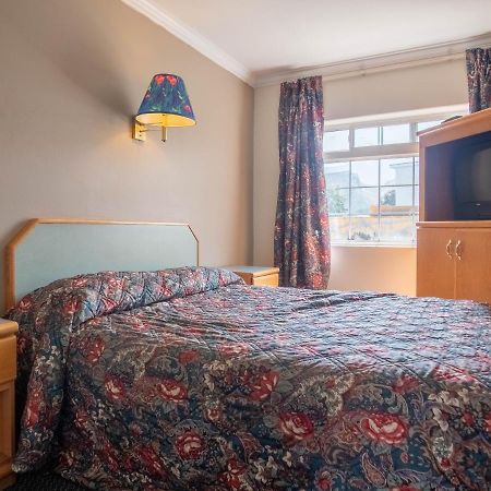 Lamplighter Motel カムループス エクステリア 写真