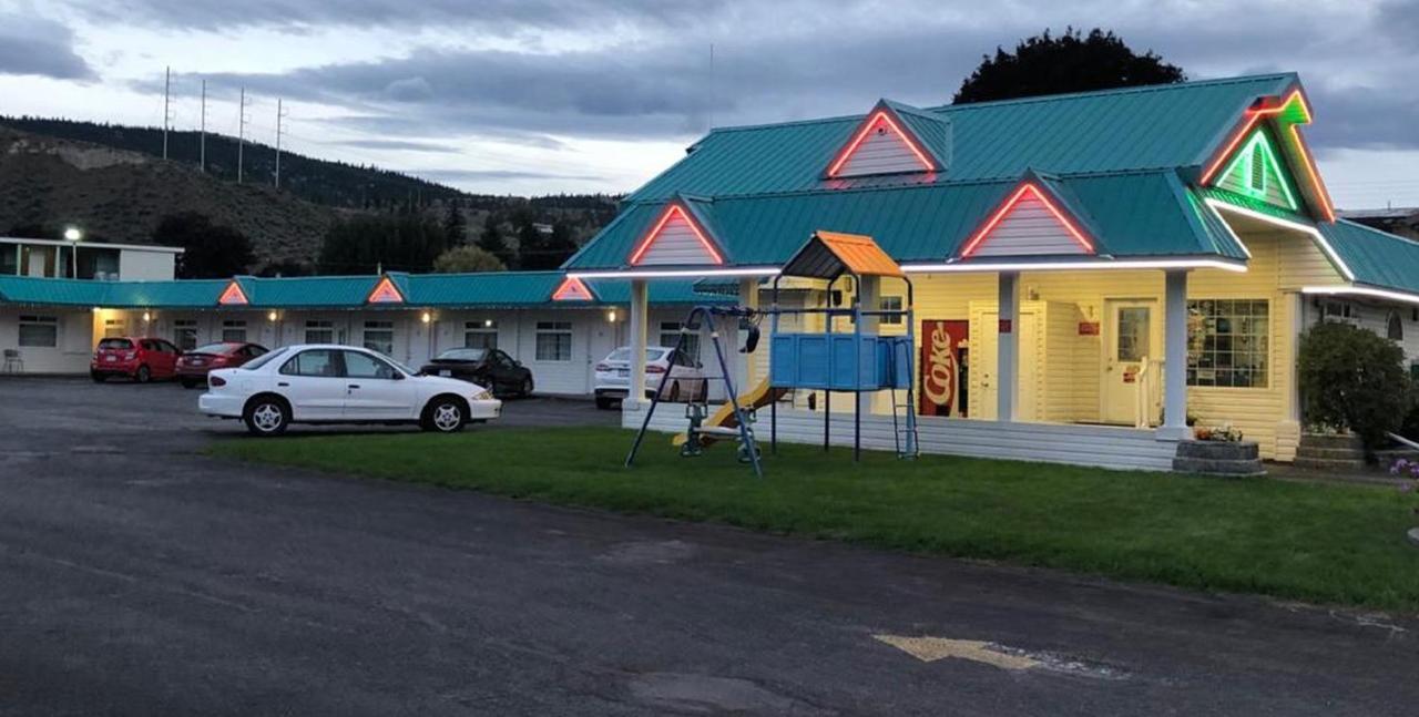 Lamplighter Motel カムループス エクステリア 写真