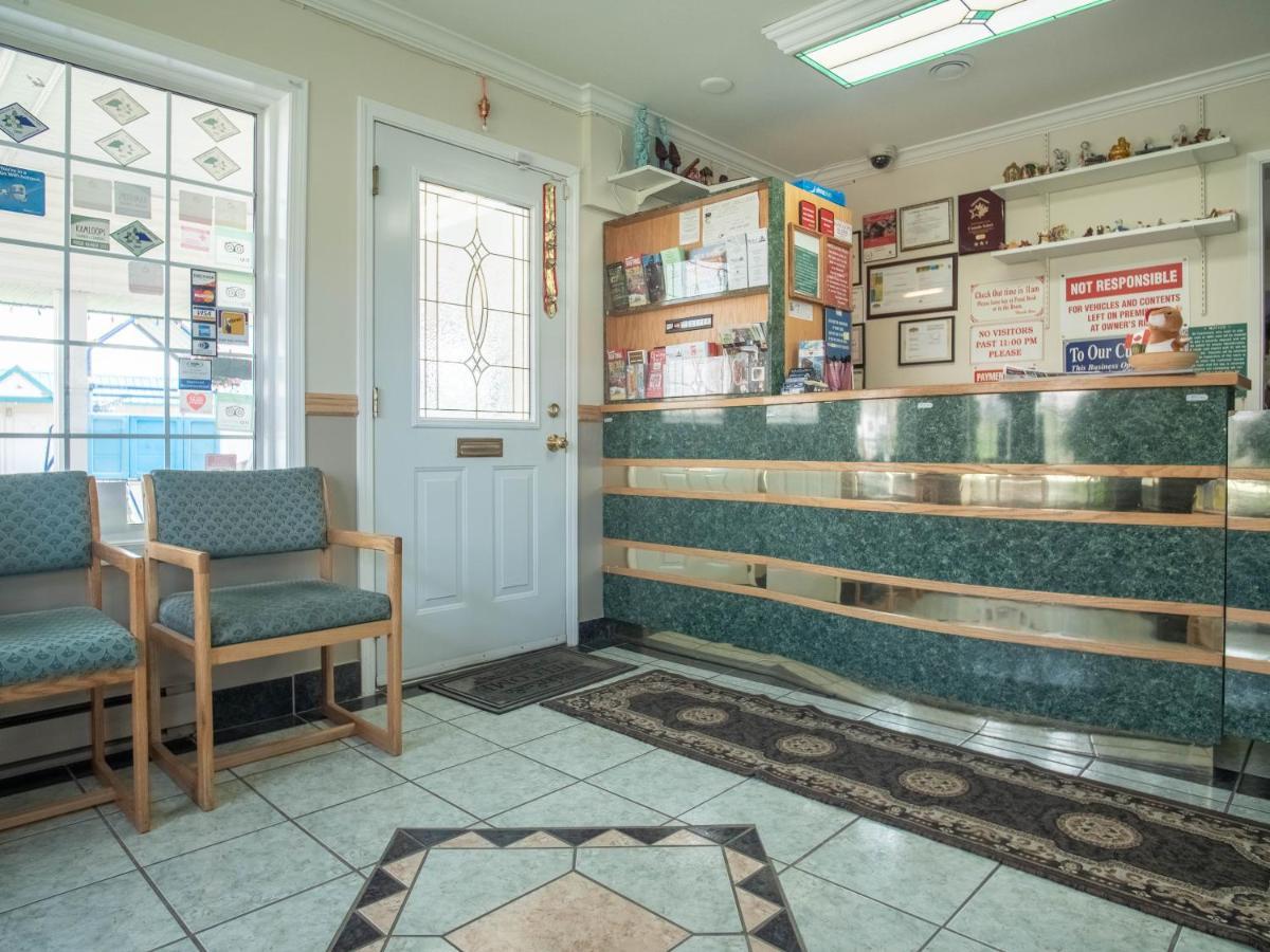 Lamplighter Motel カムループス エクステリア 写真