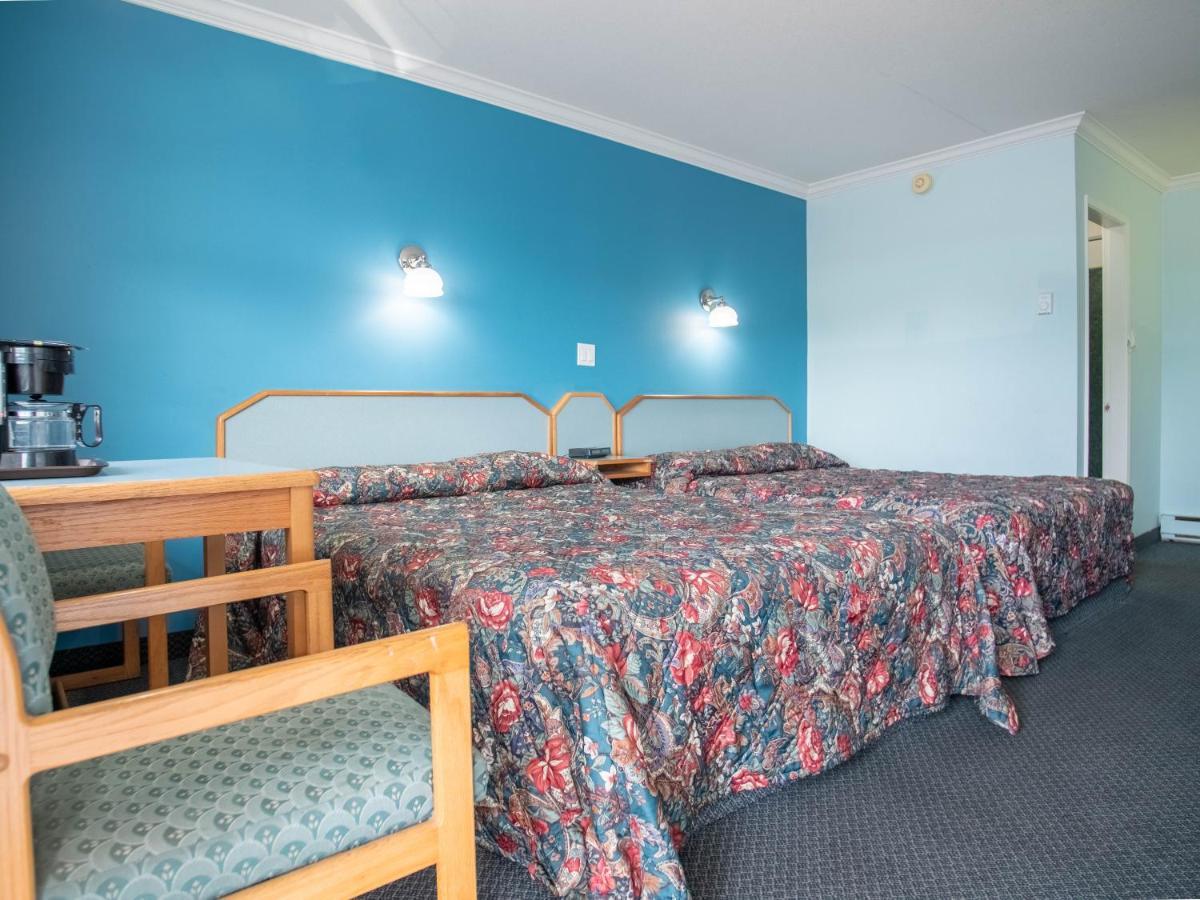 Lamplighter Motel カムループス エクステリア 写真