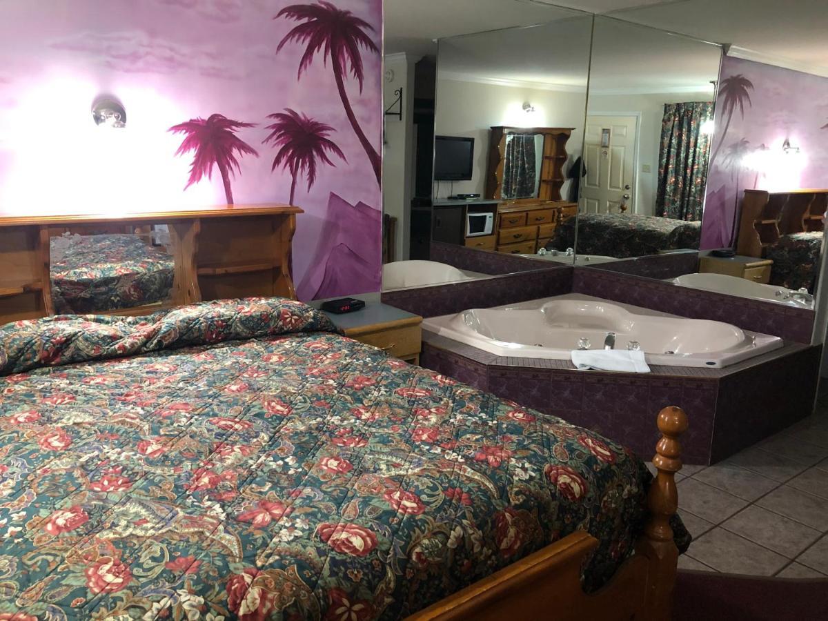 Lamplighter Motel カムループス エクステリア 写真