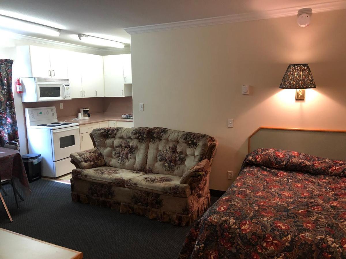 Lamplighter Motel カムループス エクステリア 写真